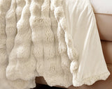 Pom Rabbit Fur Plaid Beige 150x200 cm – Luxe Imitatie Konijnenbont met Velvet Achterzijde - Dromen & Wonen