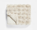 Pom Rabbit Fur Plaid Beige 150x200 cm – Luxe Imitatie Konijnenbont met Velvet Achterzijde - Dromen & Wonen