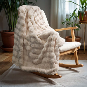 Pom Rabbit Fur Plaid Zand 150x200 cm – Luxe Imitatie Konijnenbont met Velvet Achterzijde - Dromen & Wonen