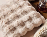 Pom Rabbit Fur Sierkussen Zand 50x50 cm – Zacht Imitatie Konijnenbont met Rits - Dromen & Wonen