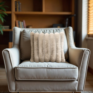 Rib Rabbit Fur Sierkussen Zand 50x50 cm – Zacht Imitatie Konijnenbont met Rits - Dromen & Wonen