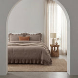 Sleeptime Dekbed en Overtrek in 1 - Ruffles - Taupe - Dromen & Wonen