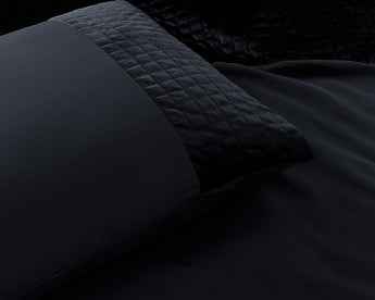 Sleeptime Velvet Band Zwart Dekbedovertrek - Dromen & Wonen